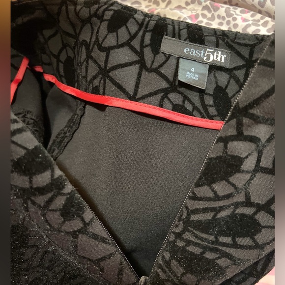 East 5th Black Velvet Floral A-Line Skirt. Vintage Velvet Floral Skirt Y2K - Picture 7 of 12